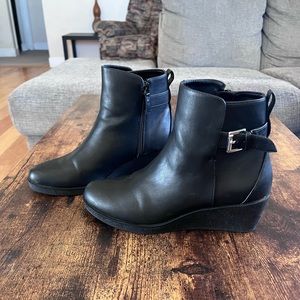 Aerosoles Bonnie Ankle Boots size 8 WIDE